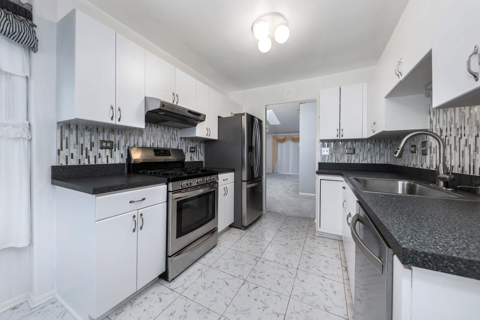 2319 Chasewood Drive, Downers Grove, IL 60515