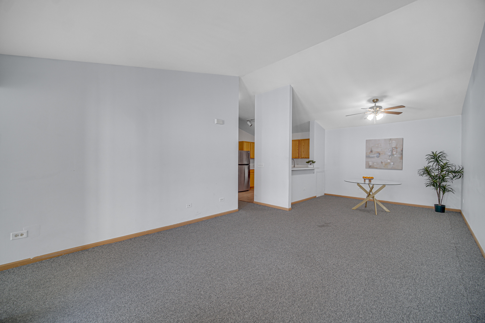 2427 Silverstone Drive #2427, Carpentersville, IL 60110