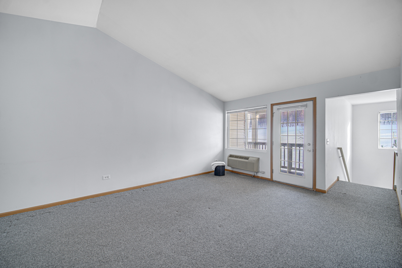 2427 Silverstone Drive #2427, Carpentersville, IL 60110