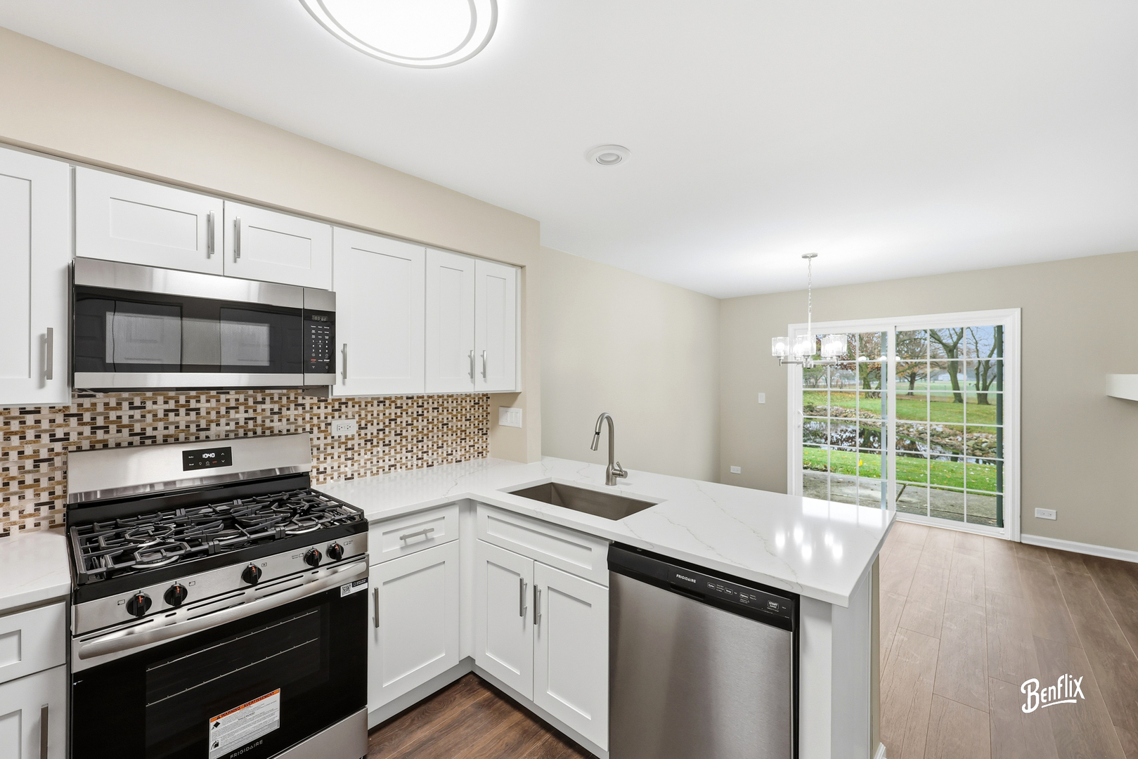 728 Old Checker Road, Buffalo Grove, IL 60089