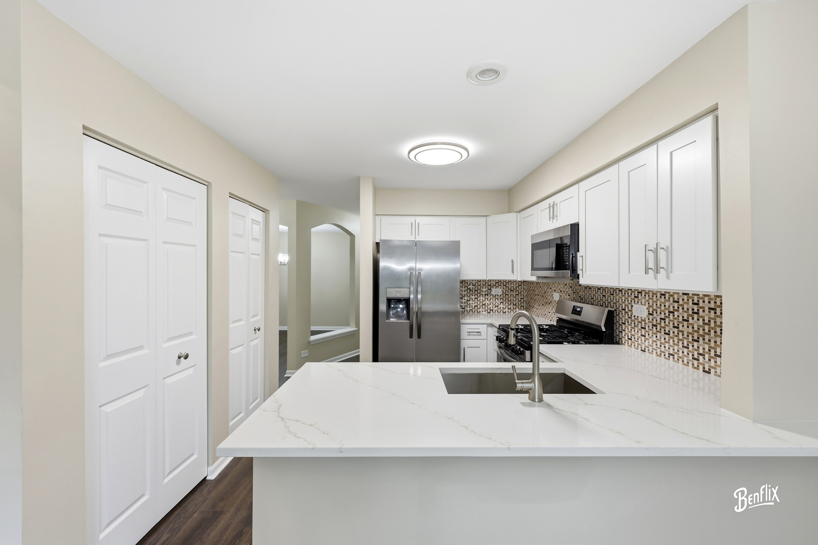 728 Old Checker Road, Buffalo Grove, IL 60089