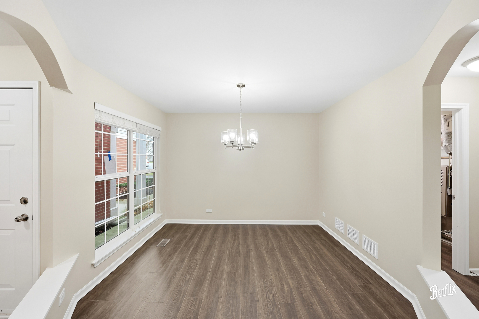 728 Old Checker Road, Buffalo Grove, IL 60089