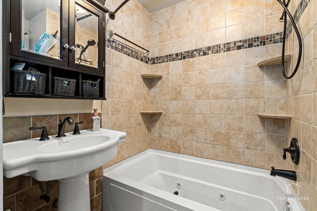 5404 S 72nd Court, Summit, IL 60501