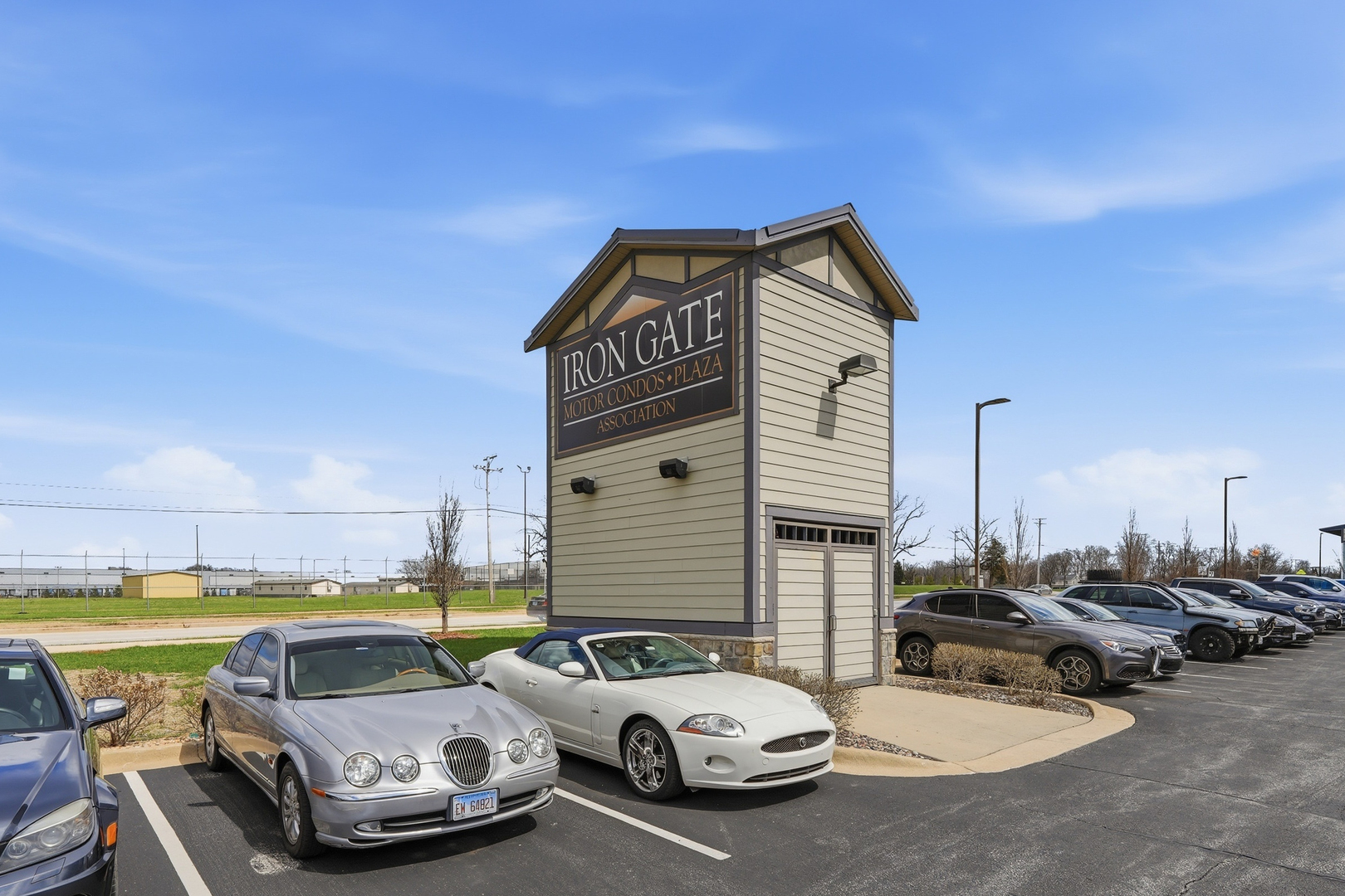 2112 Ferry Road #106, Naperville, IL 60563