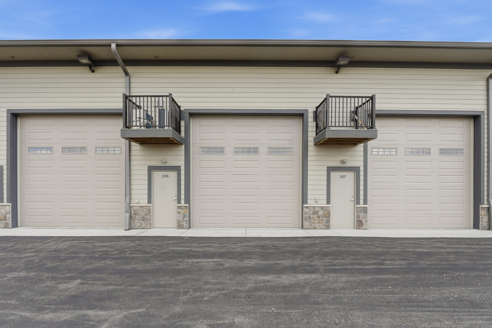 2112 Ferry Road #106, Naperville, IL 60563