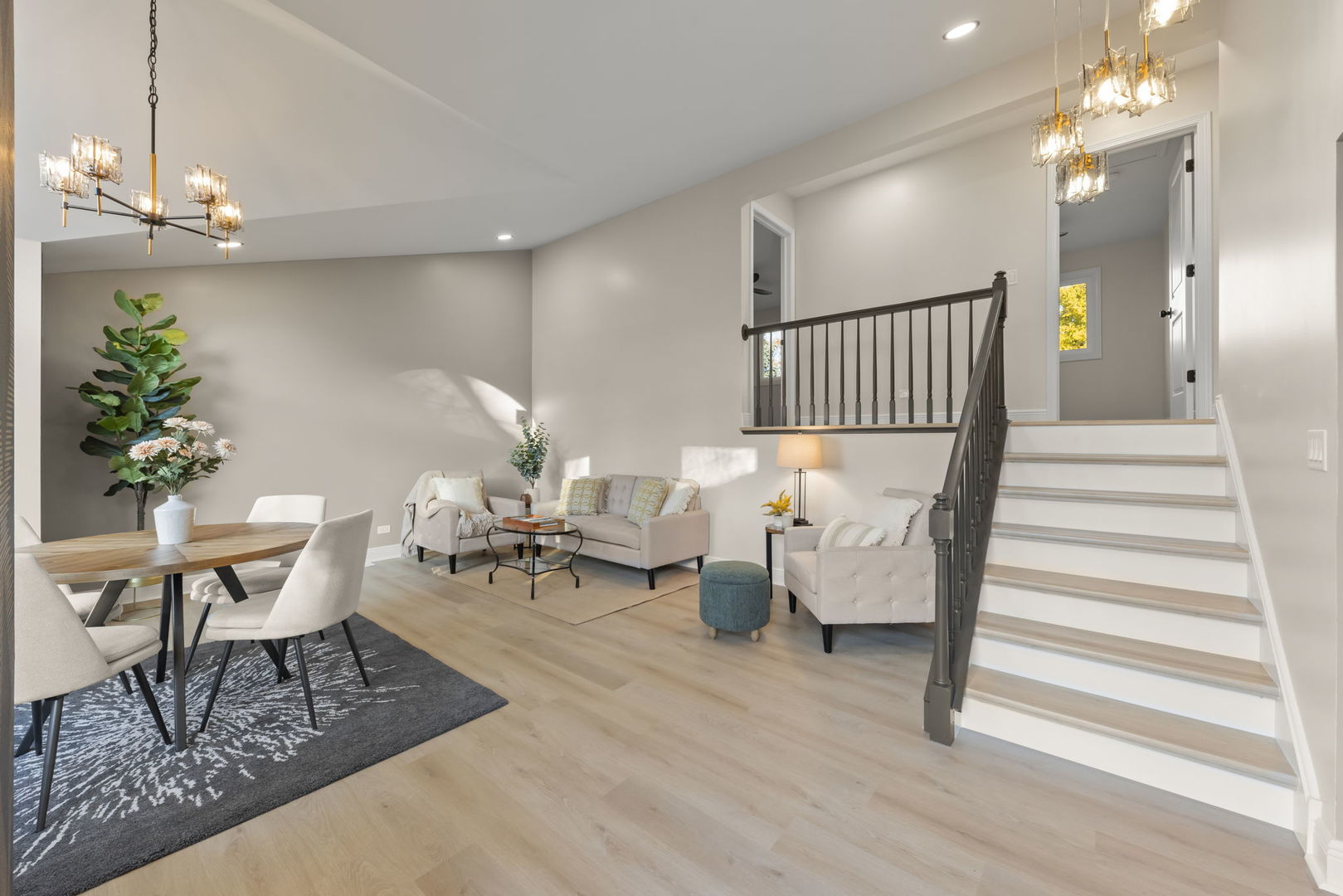 641 N Highview Avenue, Addison, IL 60101