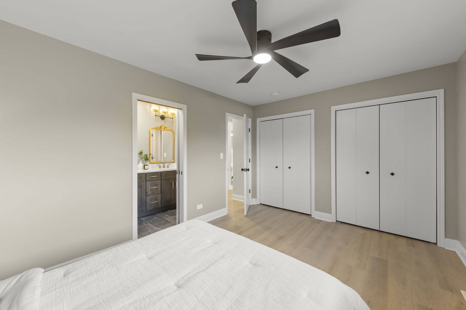 641 N Highview Avenue, Addison, IL 60101