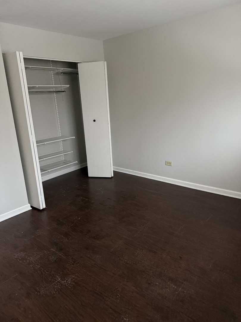 2264 Abbeywood Drive #B, Lisle, IL 60532