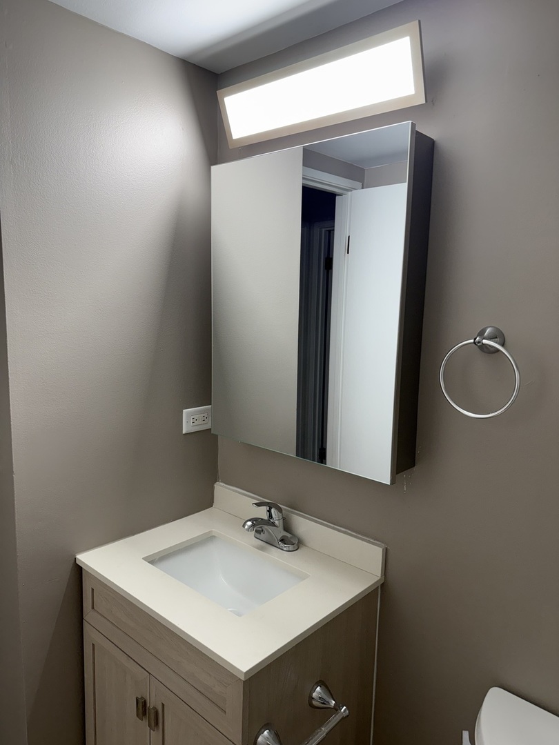 2264 Abbeywood Drive #B, Lisle, IL 60532