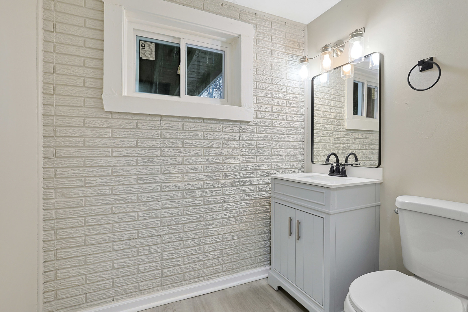 1835 W Weathersfield Way, Schaumburg, IL 60193