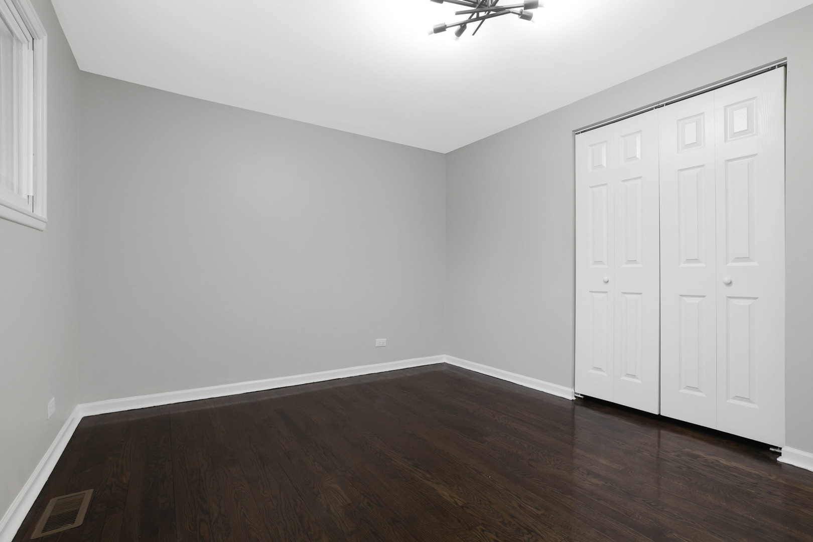 1835 W Weathersfield Way, Schaumburg, IL 60193