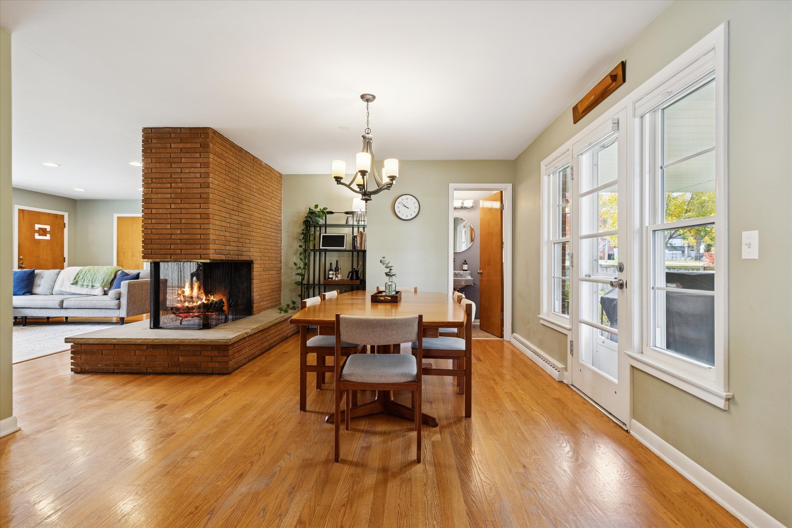 31 E Washington Boulevard, Lombard, IL 60148