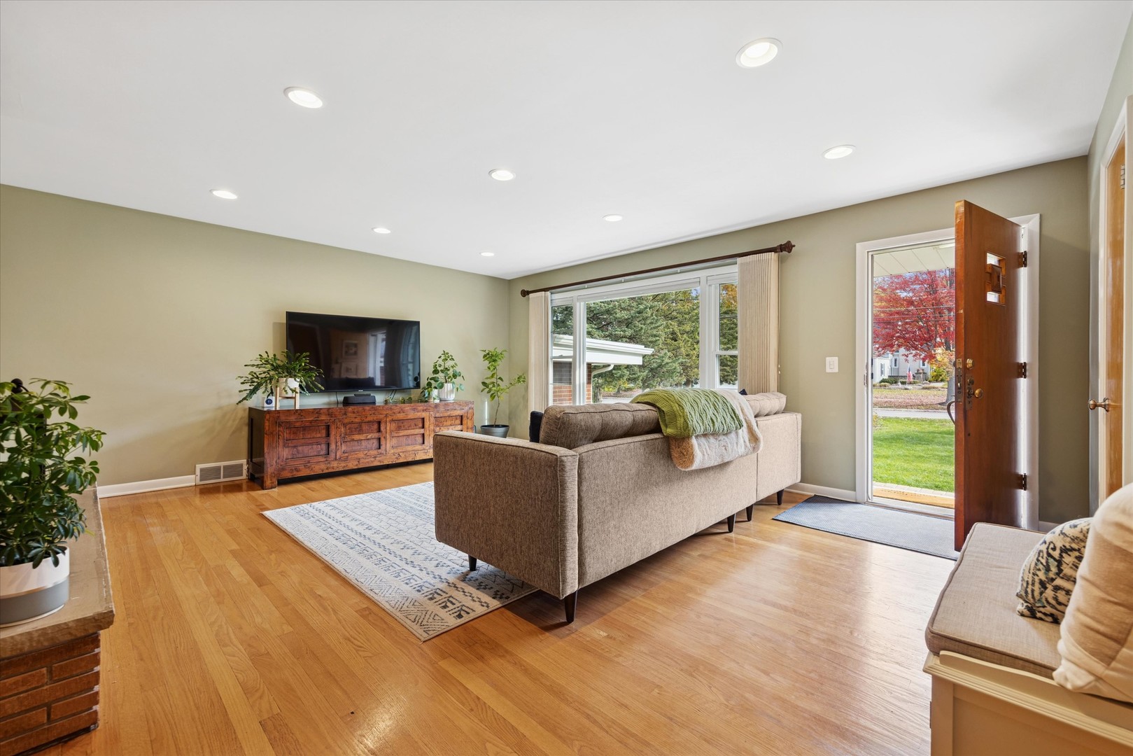 31 E Washington Boulevard, Lombard, IL 60148