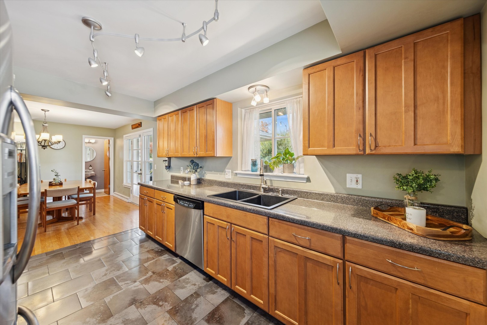 31 E Washington Boulevard, Lombard, IL 60148