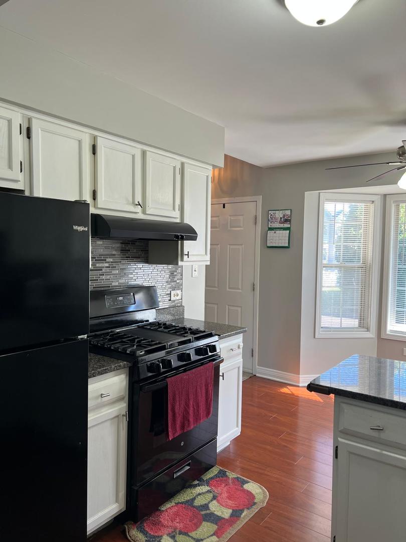 3496 Willowview Court #3496, Aurora, IL 60504