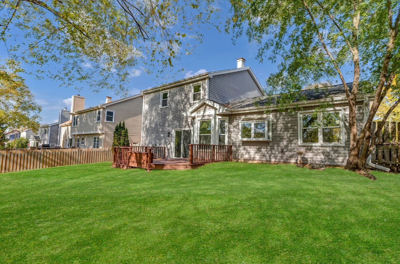 27W125 CHESTNUT Lane, Winfield, IL 60190