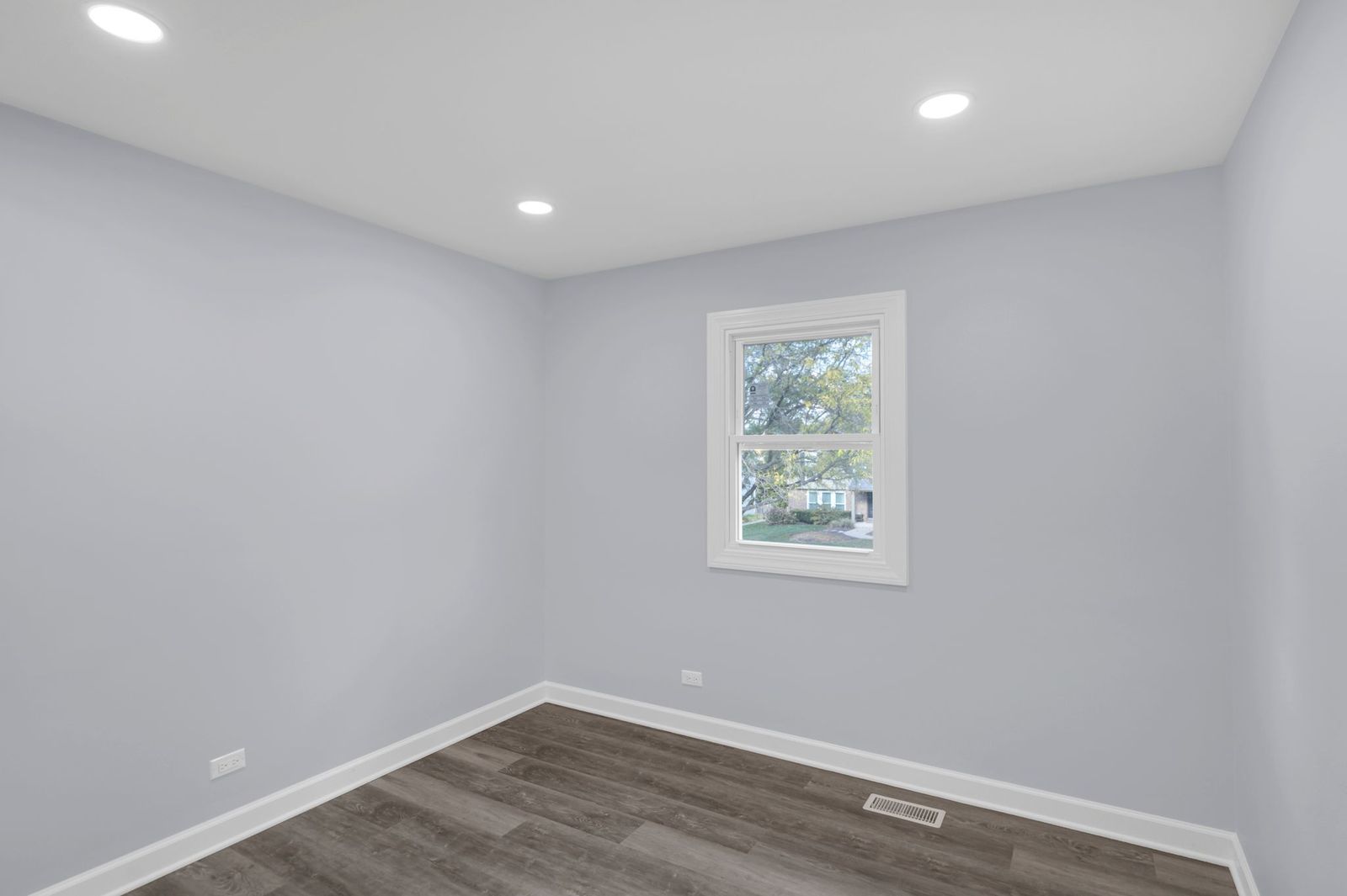 27W125 CHESTNUT Lane, Winfield, IL 60190