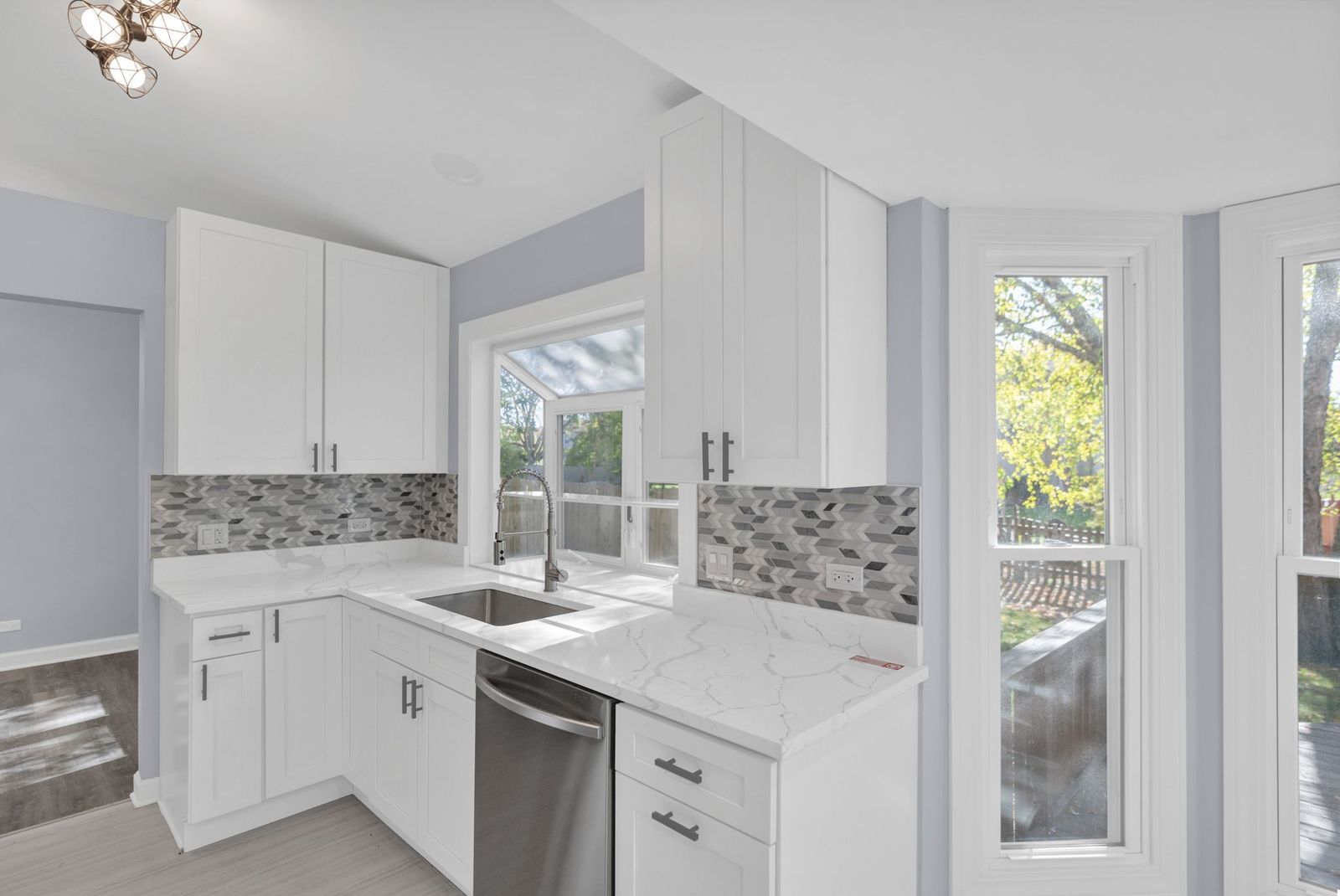 27W125 CHESTNUT Lane, Winfield, IL 60190