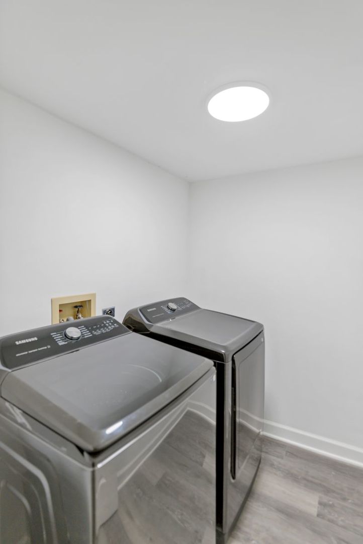 27W125 CHESTNUT Lane, Winfield, IL 60190