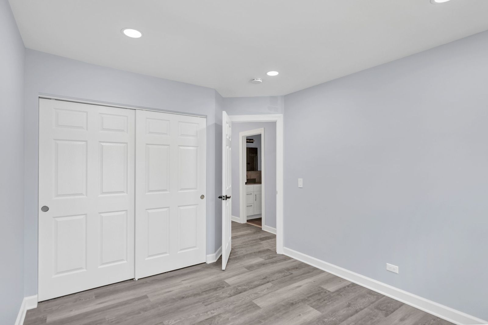 27W125 CHESTNUT Lane, Winfield, IL 60190