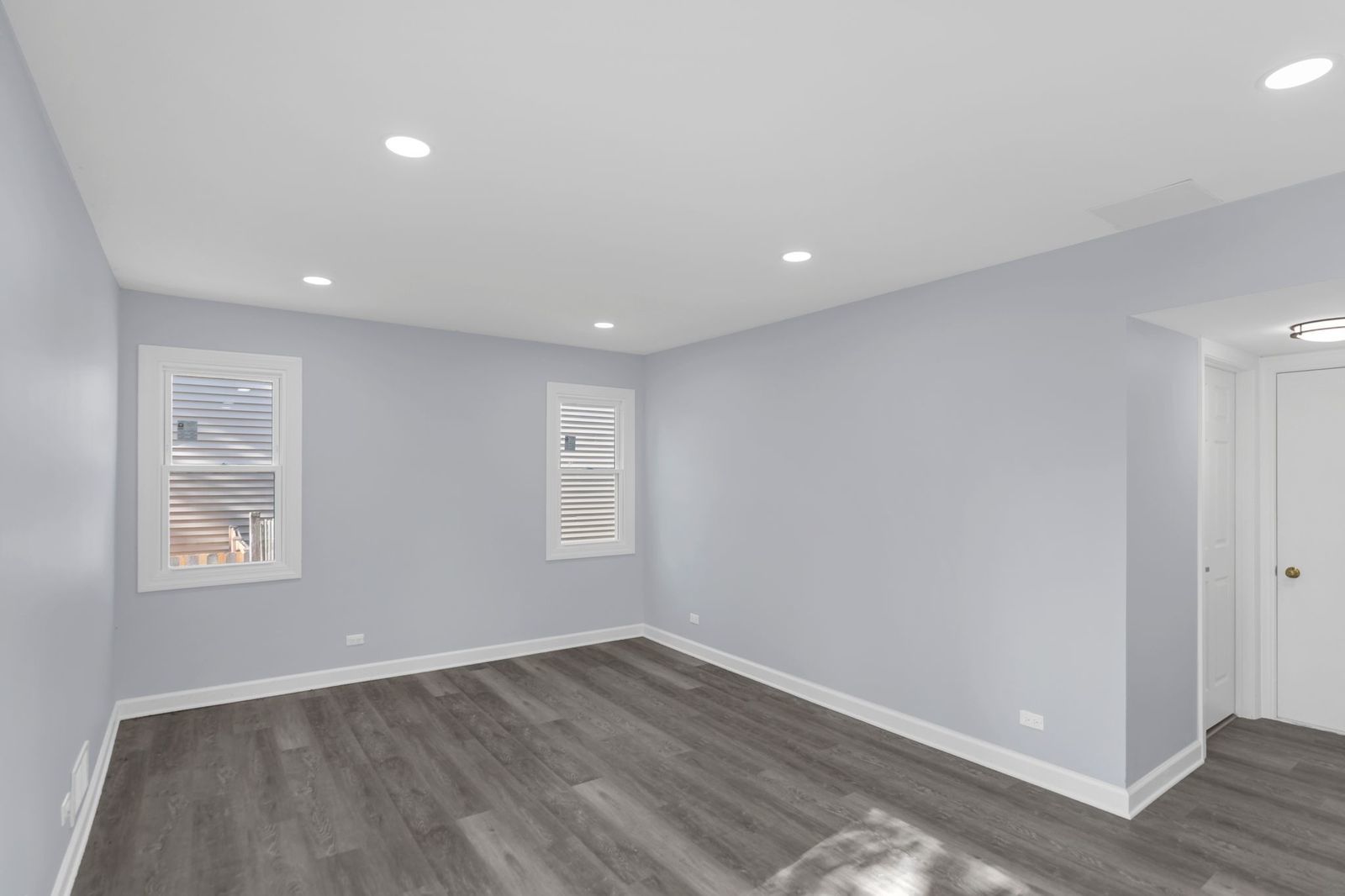 27W125 CHESTNUT Lane, Winfield, IL 60190