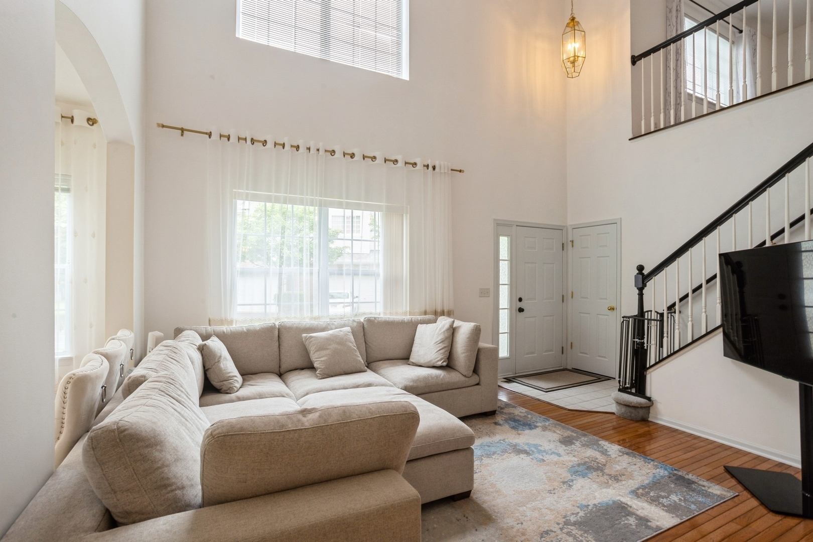 6073 Canterbury Lane #33-5, Hoffman Estates, IL 60192