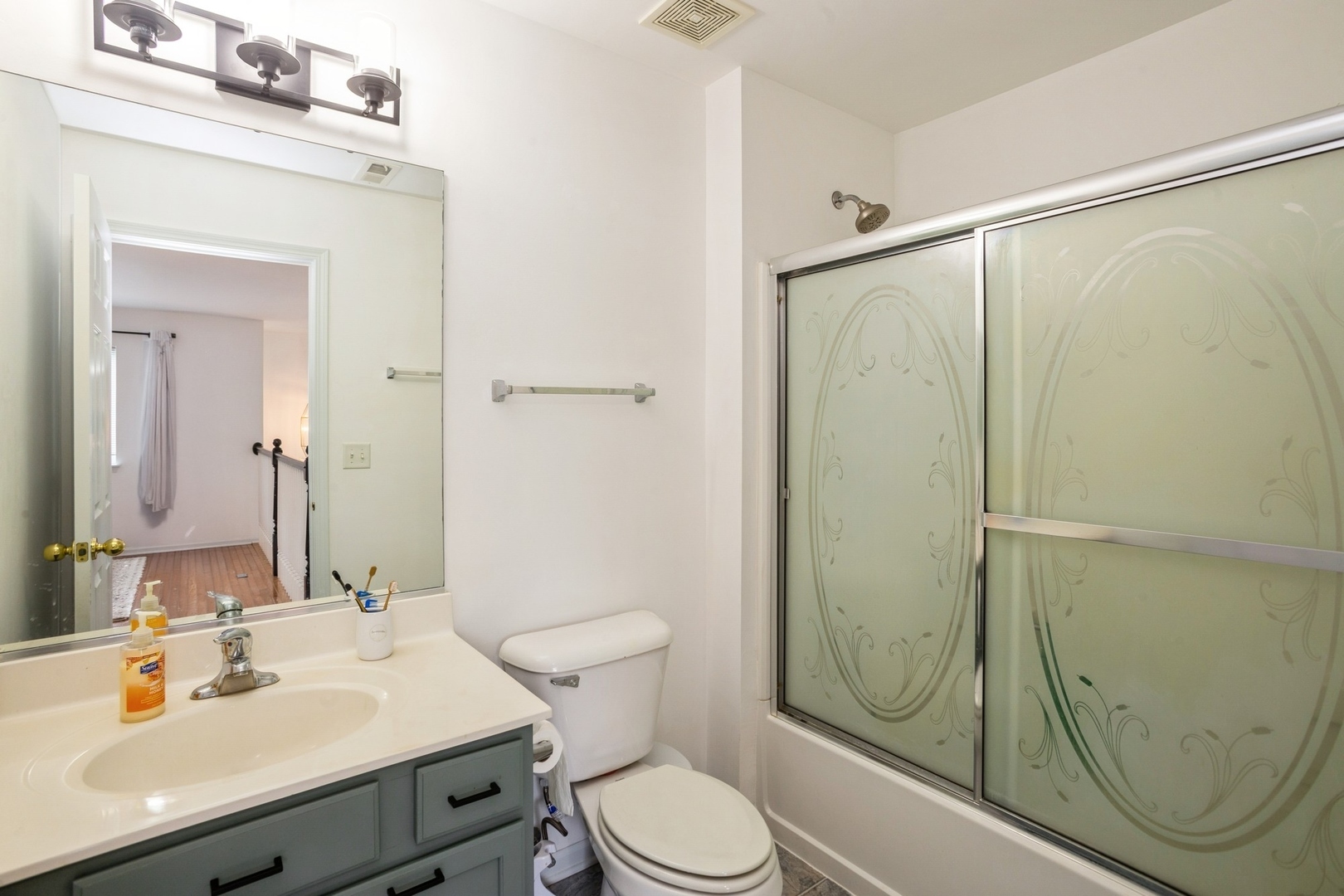 6073 Canterbury Lane #33-5, Hoffman Estates, IL 60192