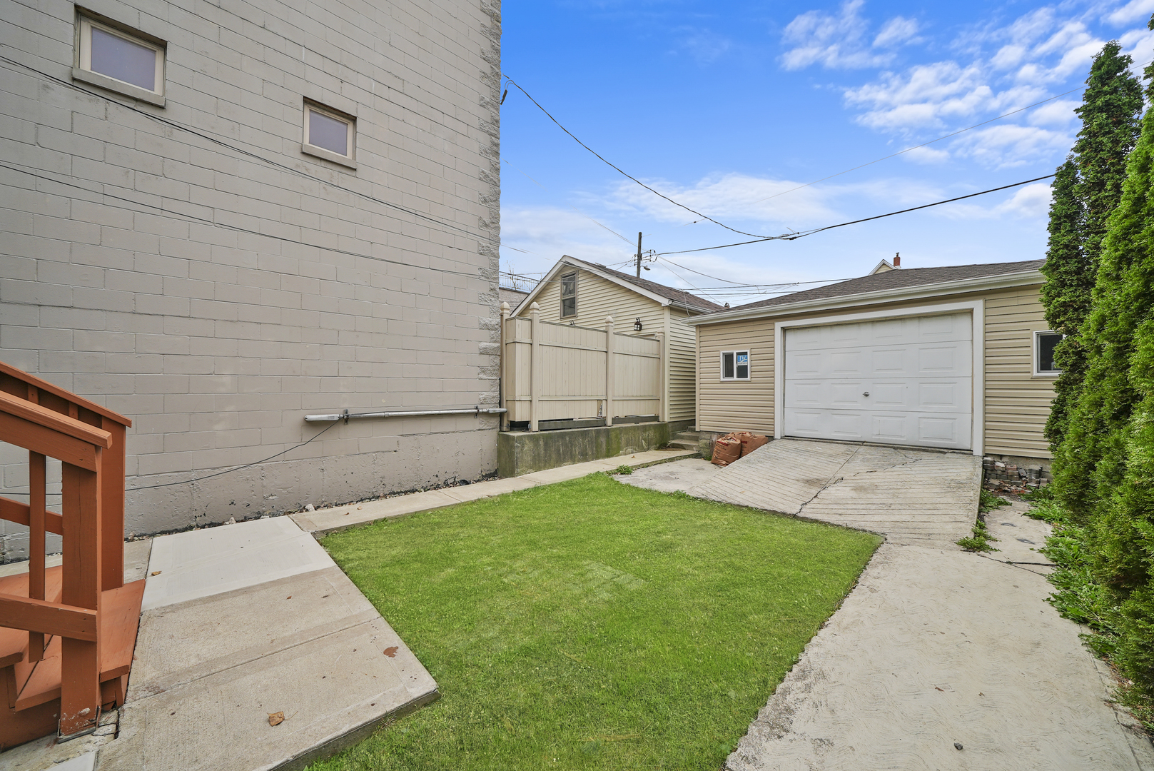 3328 S Damen Avenue, Chicago, IL 60608