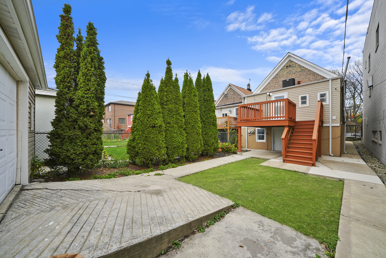 3328 S Damen Avenue, Chicago, IL 60608