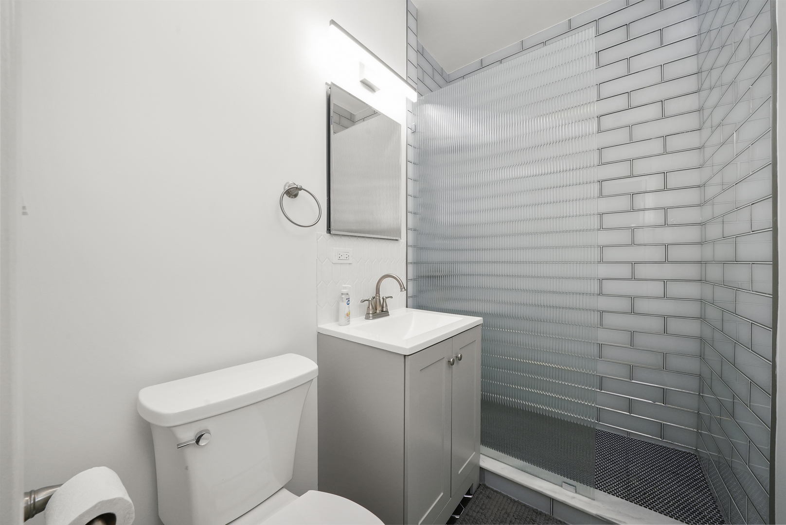 3328 S Damen Avenue, Chicago, IL 60608