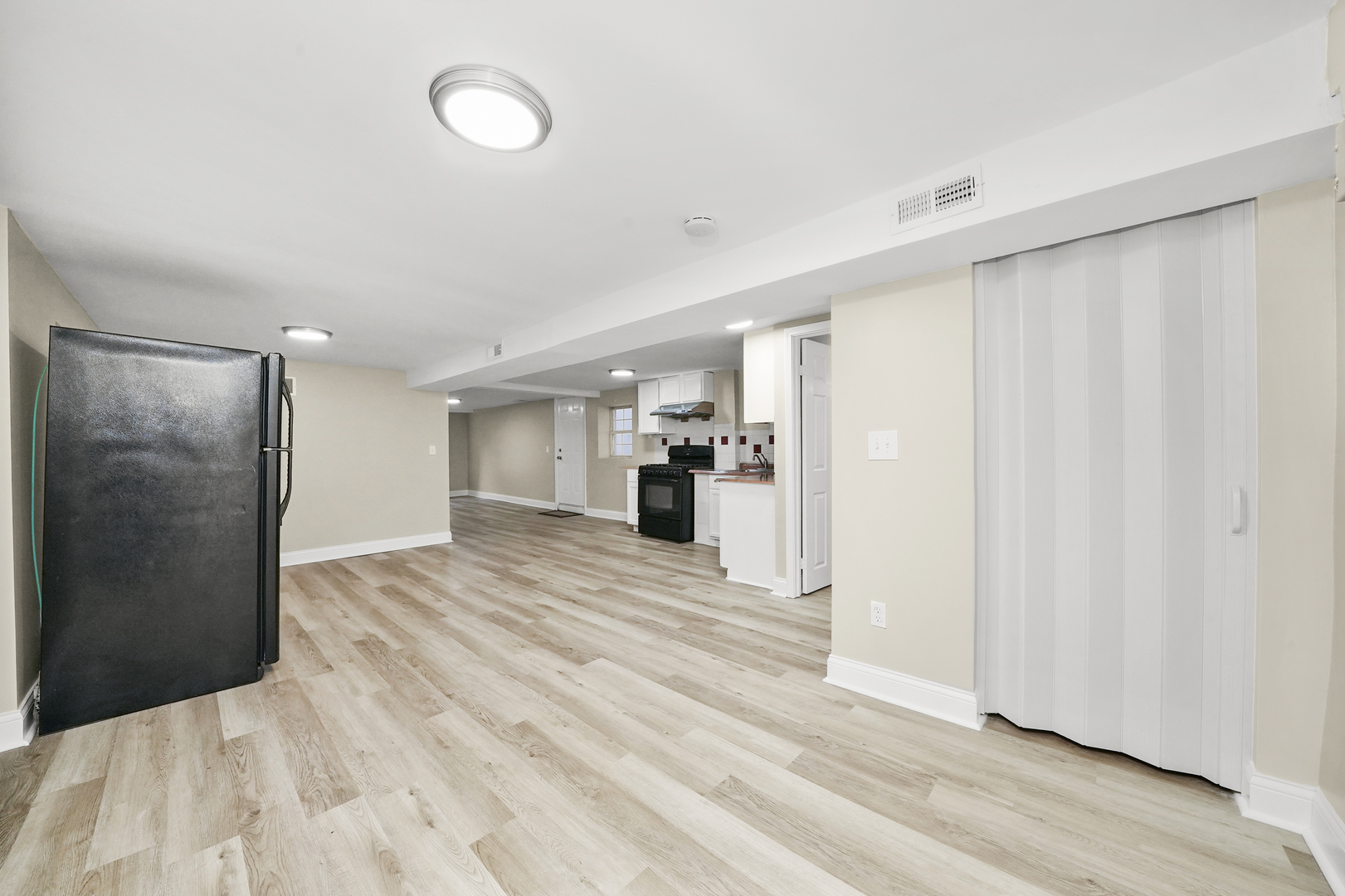 3328 S Damen Avenue, Chicago, IL 60608