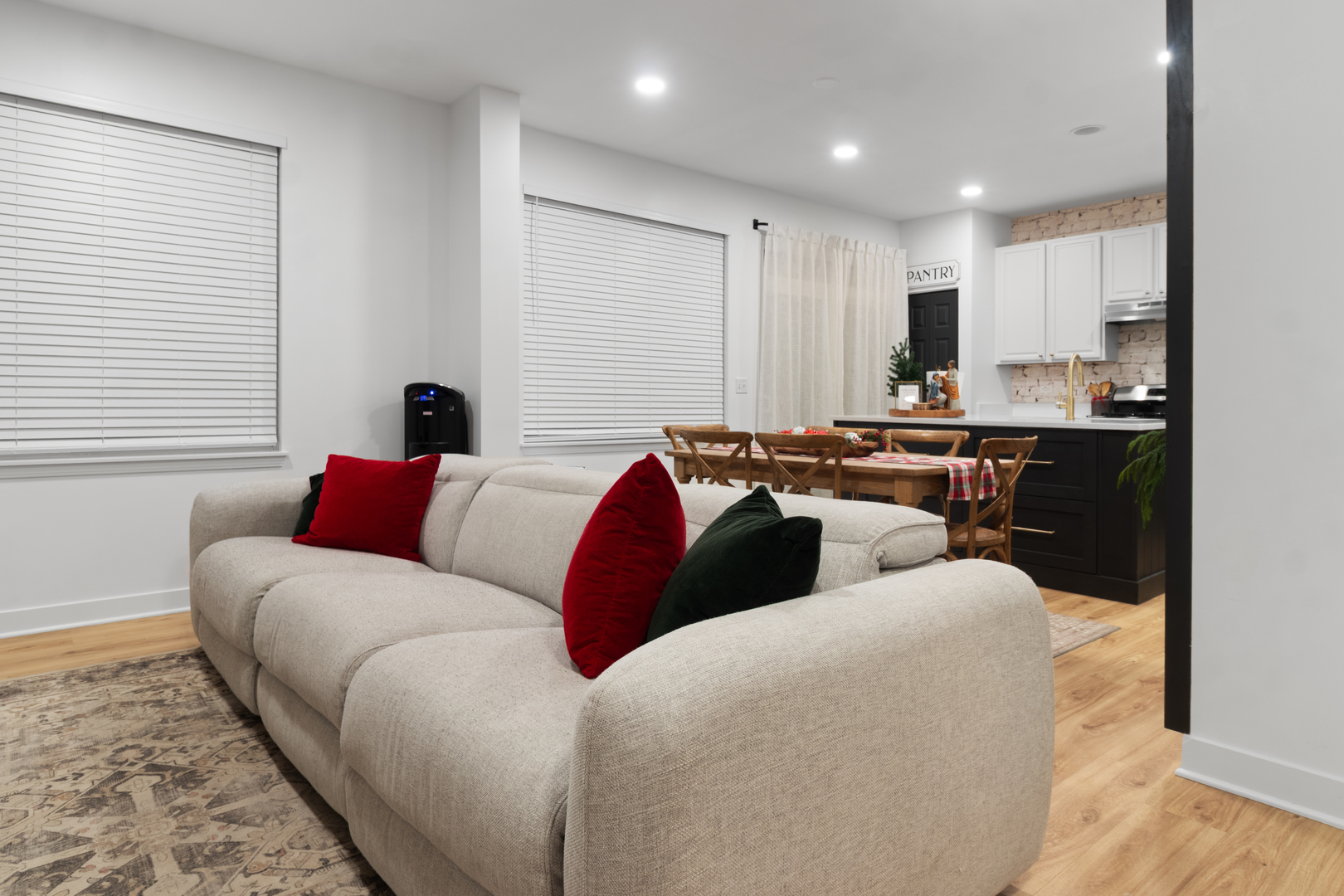 1286 Newport Circle, Pingree Grove, IL 60140