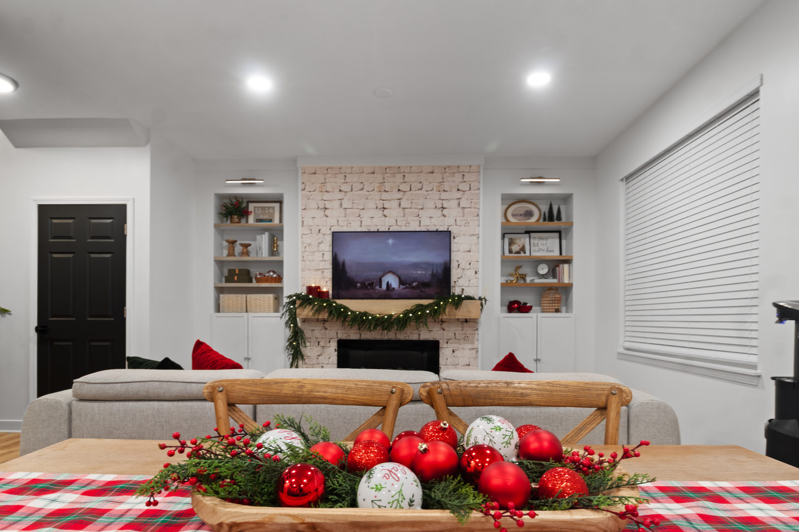 1286 Newport Circle, Pingree Grove, IL 60140