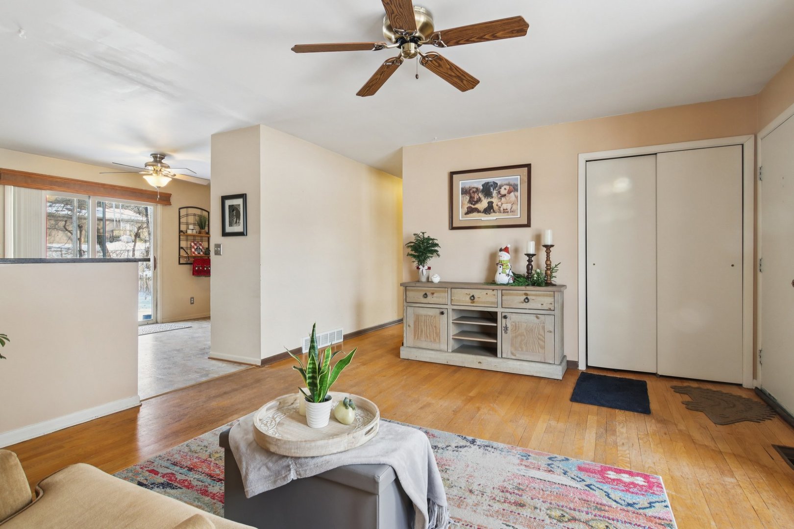 2502 E Chestnut Drive, Wonder Lake, IL 60097