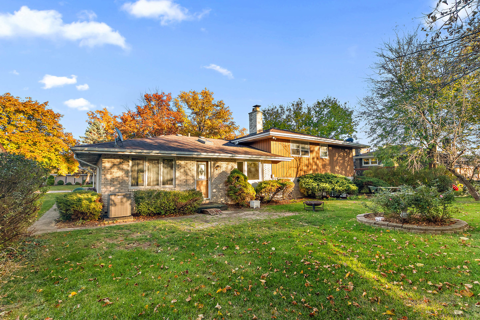 12810 S Cedar Lane, Palos Heights, IL 60463