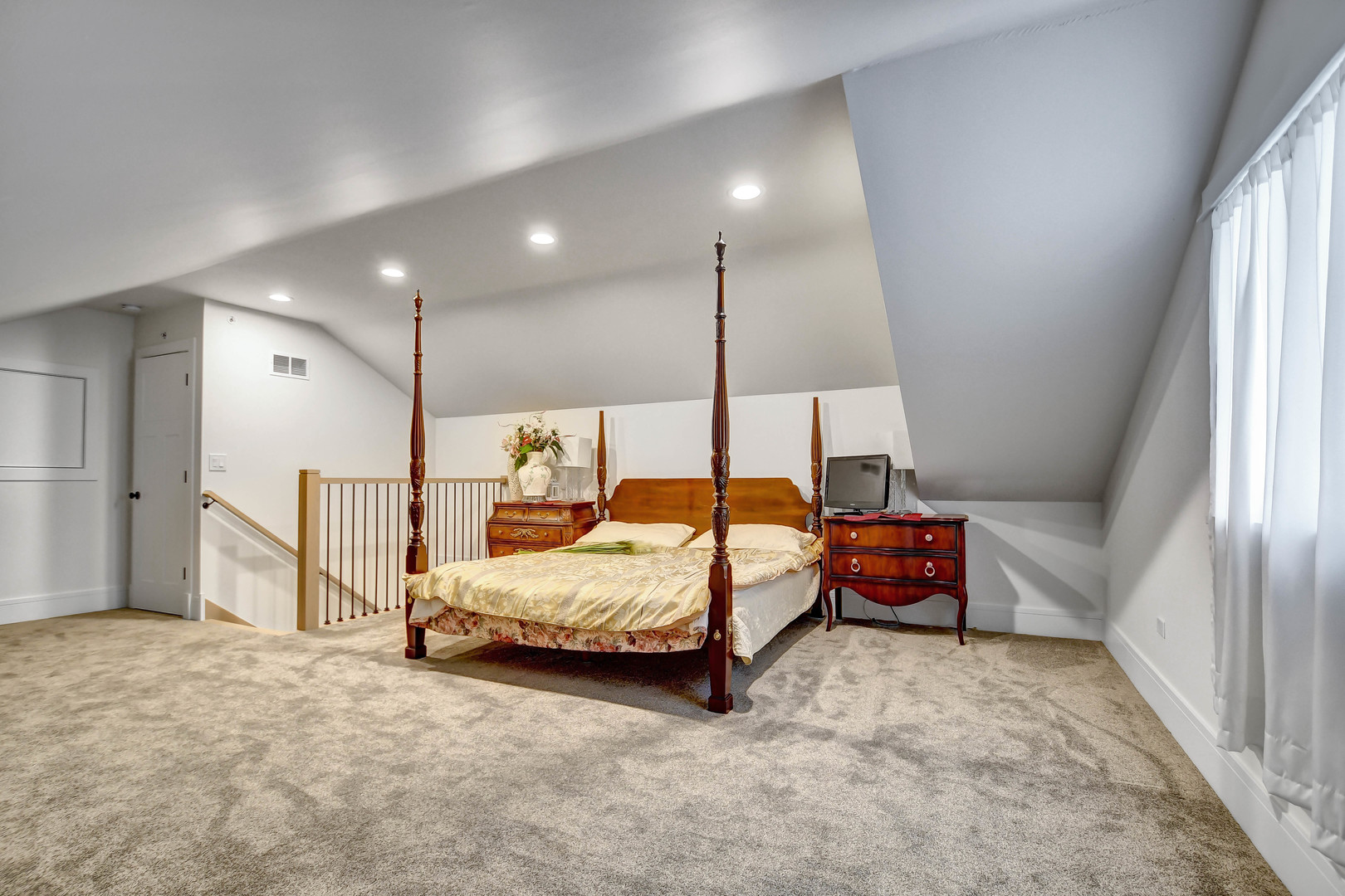 8332 S 78th Court, Justice, IL 60458