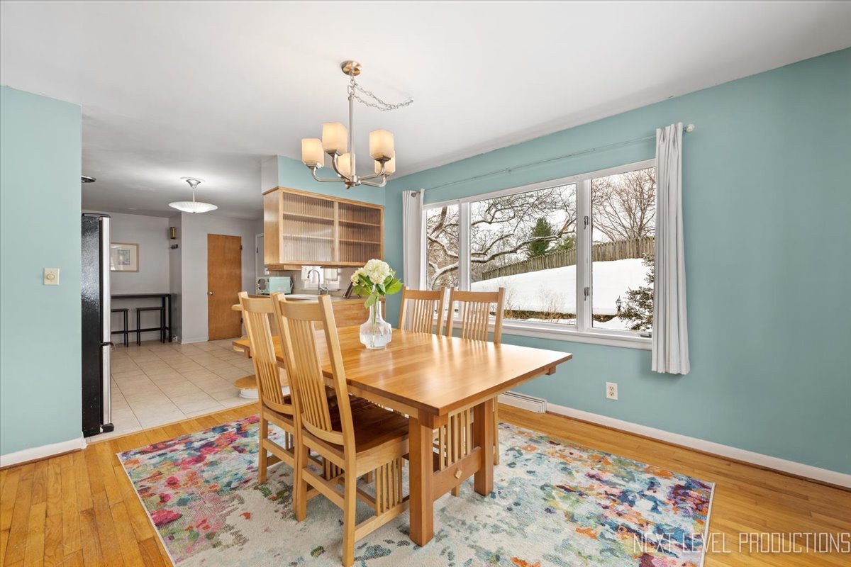 38W443 Sunset Drive, St. Charles, IL 60175