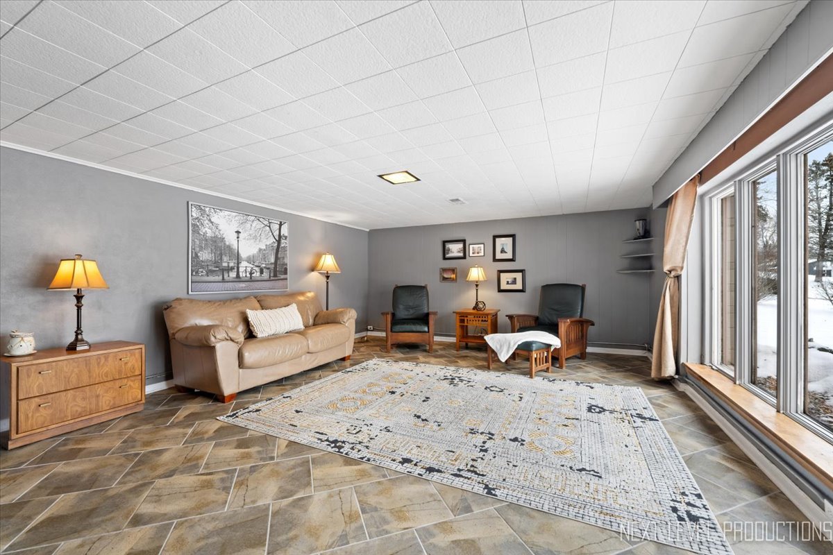 38W443 Sunset Drive, St. Charles, IL 60175