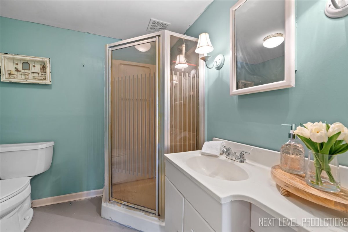 38W443 Sunset Drive, St. Charles, IL 60175