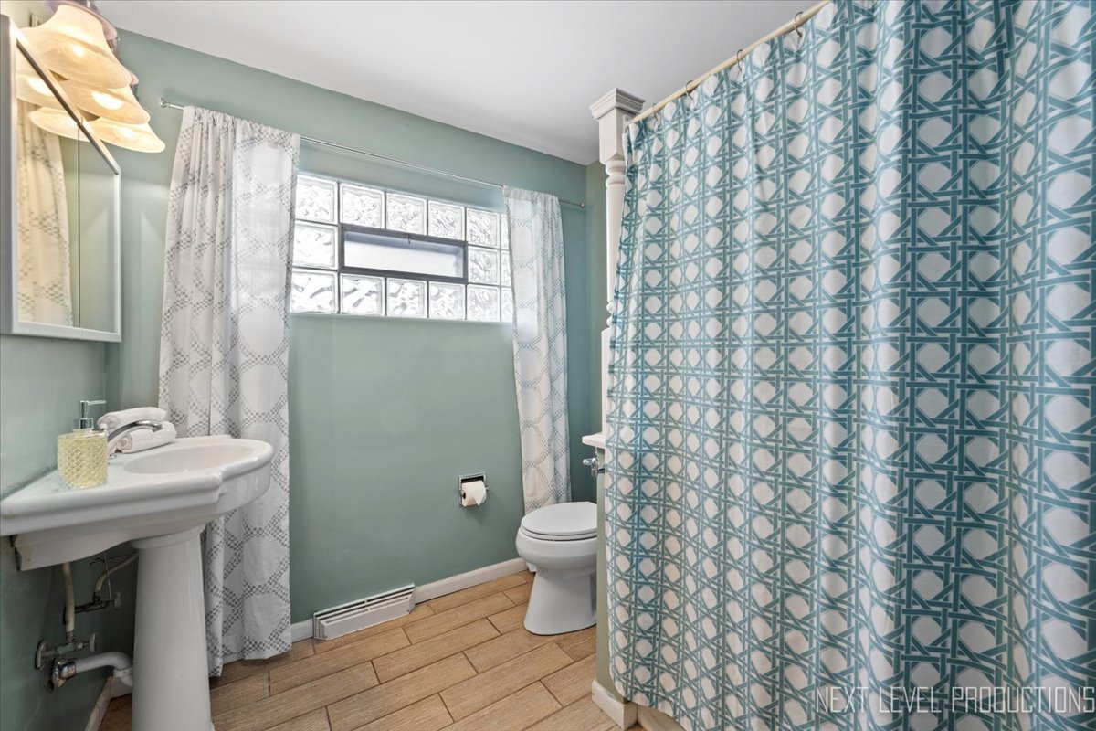 38W443 Sunset Drive, St. Charles, IL 60175