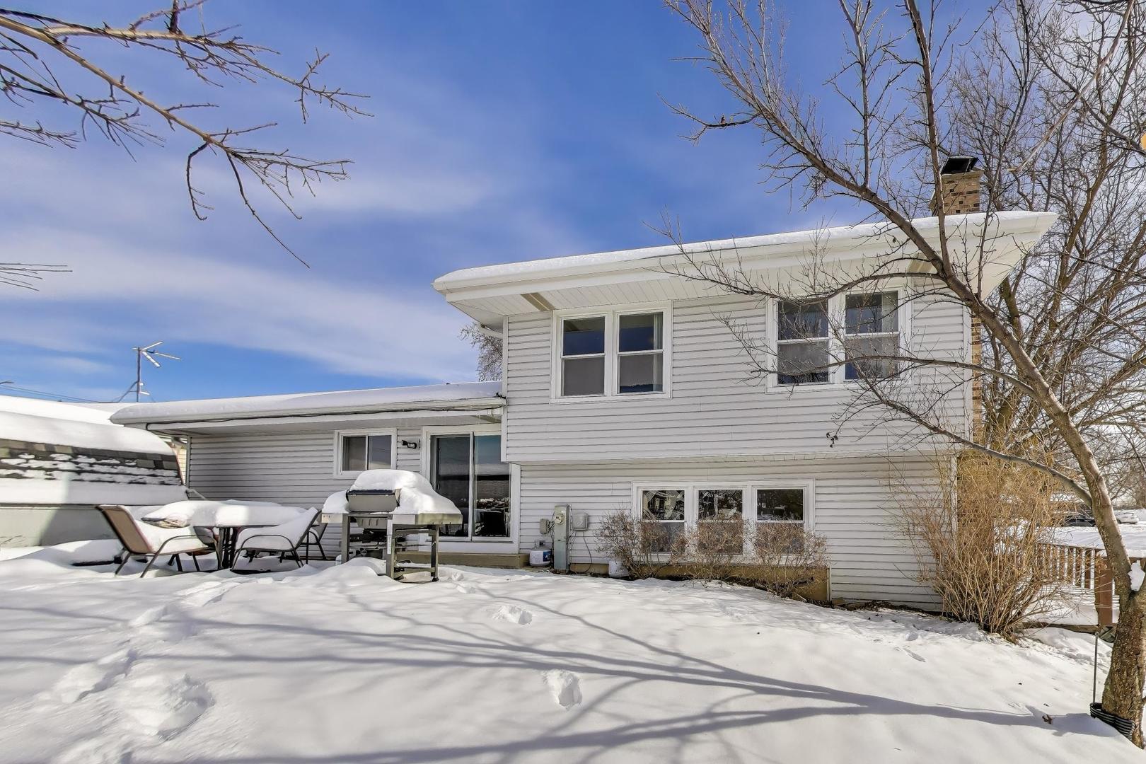 180 N Prairie Drive, Addison, IL 60101