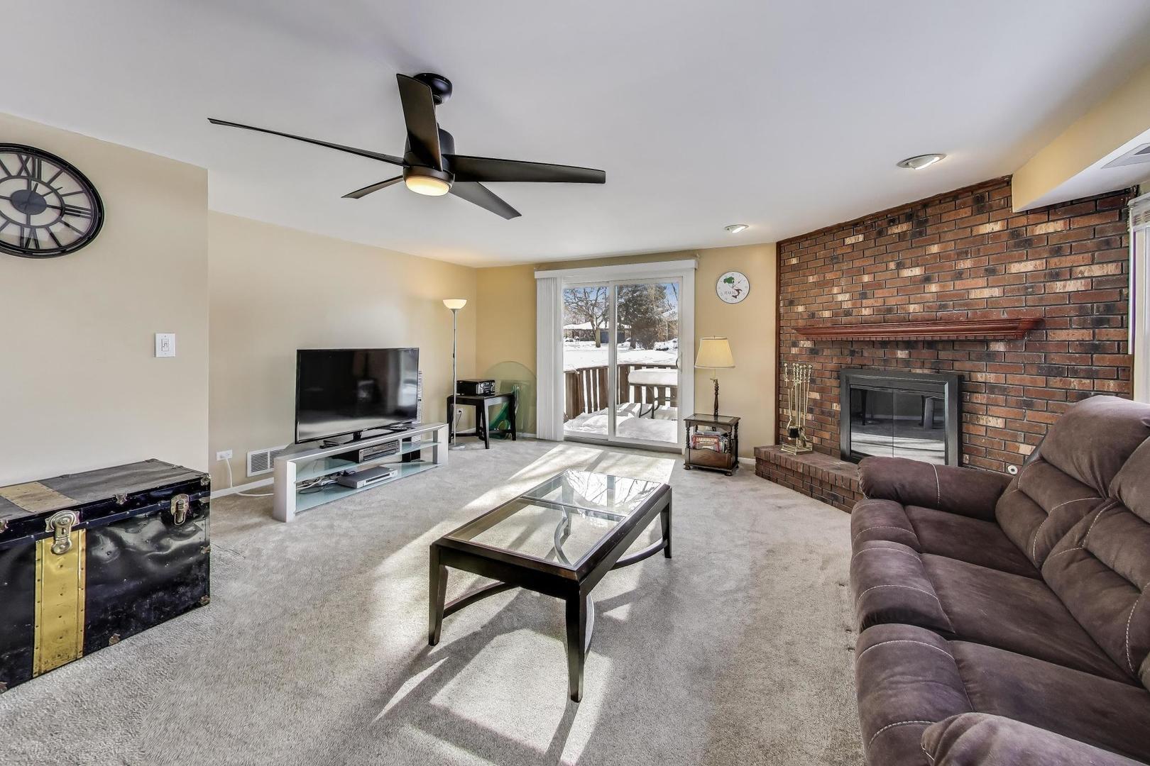 180 N Prairie Drive, Addison, IL 60101