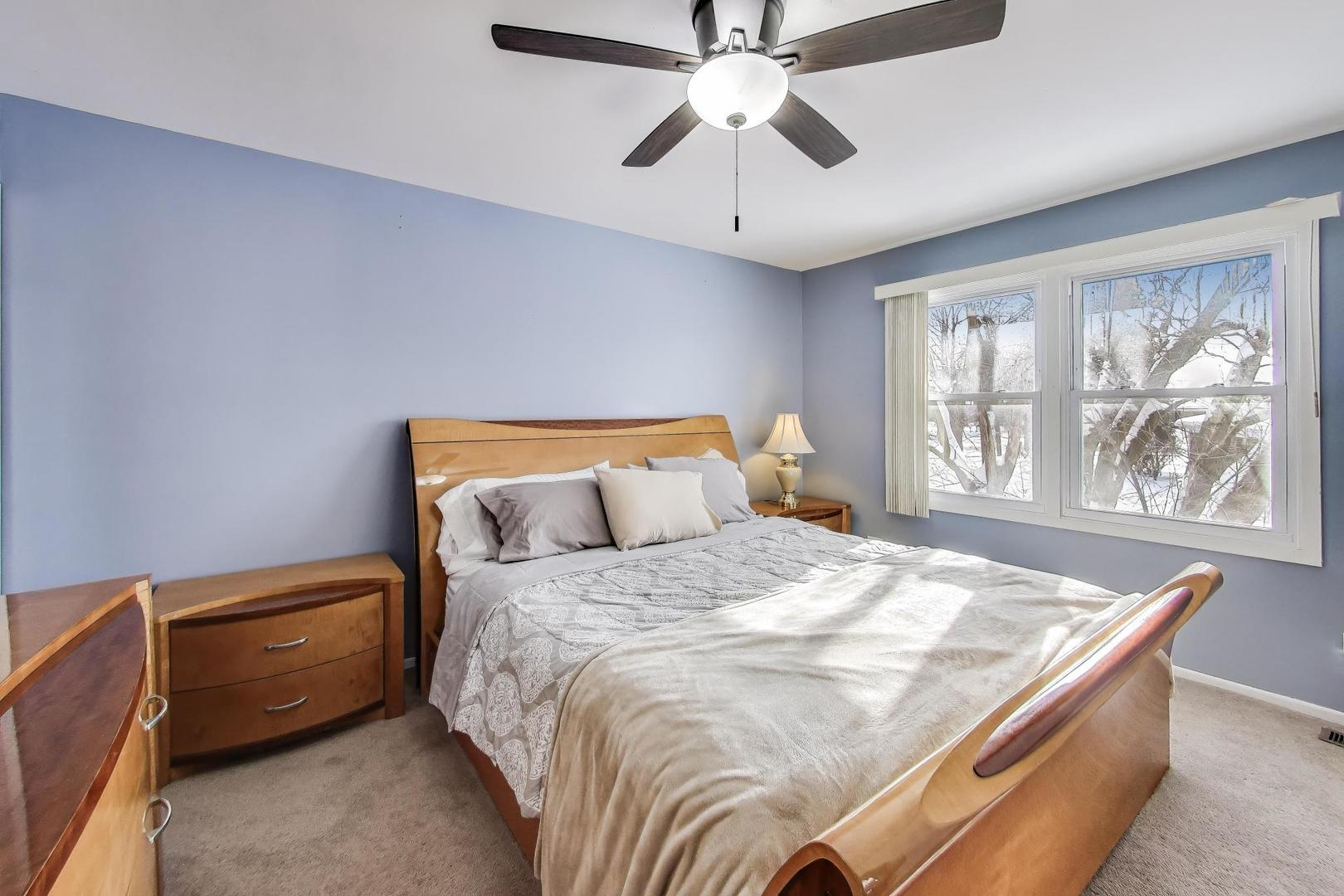 180 N Prairie Drive, Addison, IL 60101