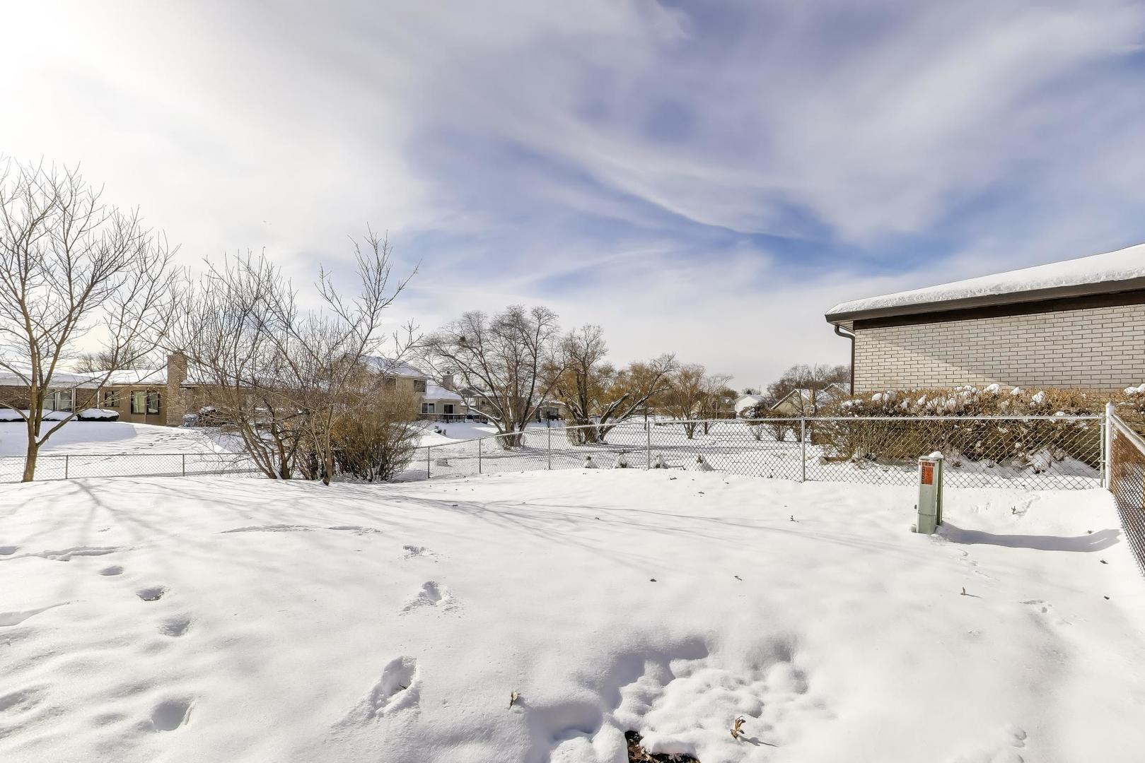 180 N Prairie Drive, Addison, IL 60101