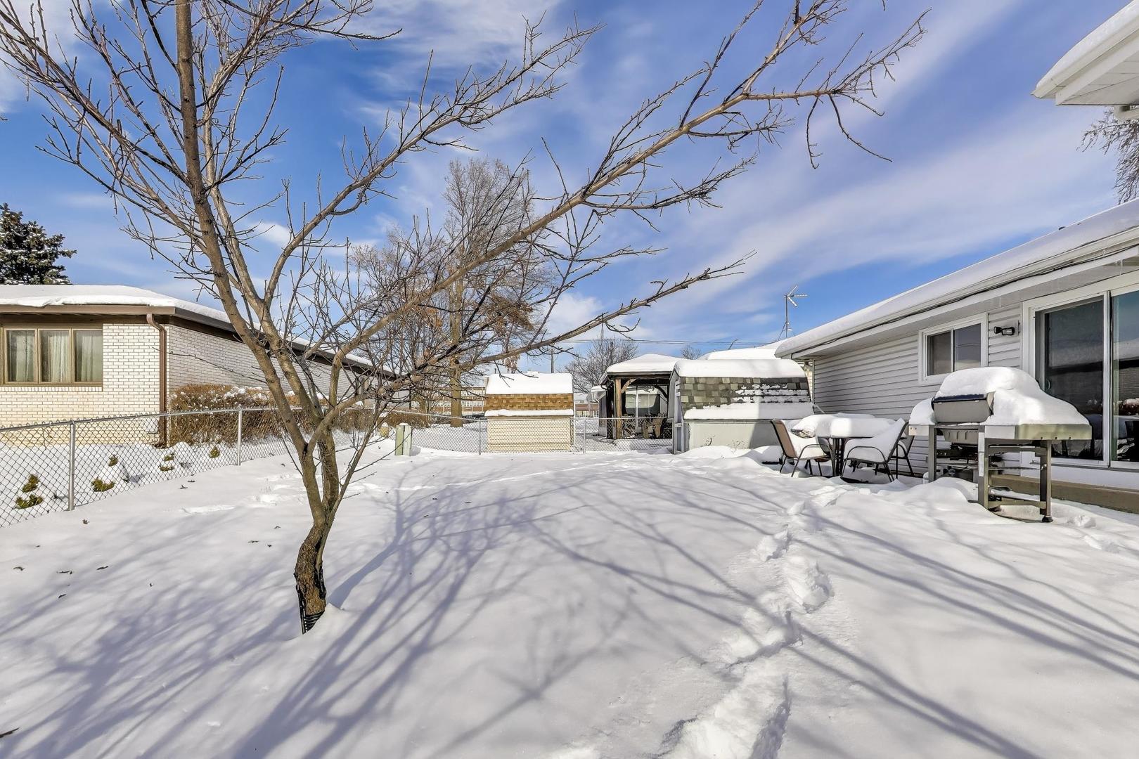 180 N Prairie Drive, Addison, IL 60101