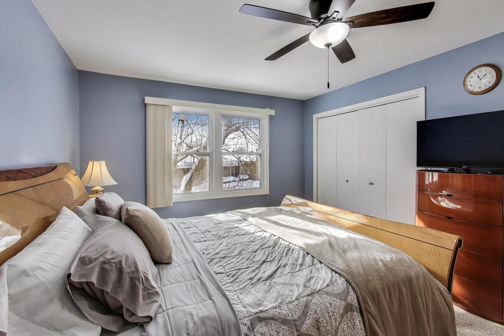 180 N Prairie Drive, Addison, IL 60101