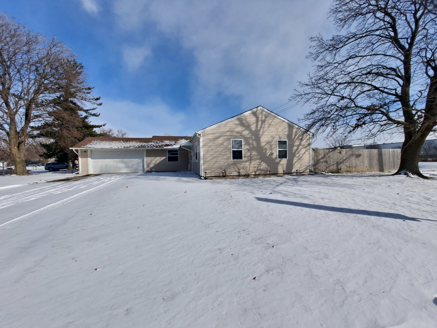 252 S Ashbury Avenue, Bolingbrook, IL 60440