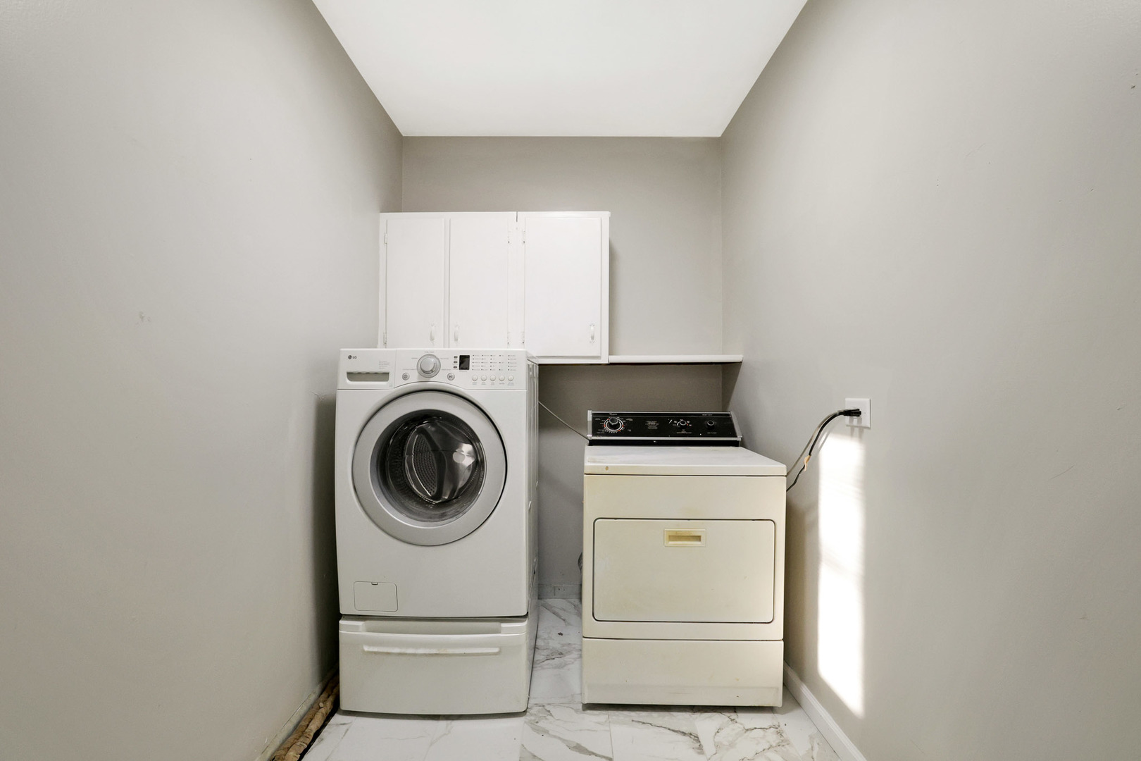 Hoffman Estates, IL 60169