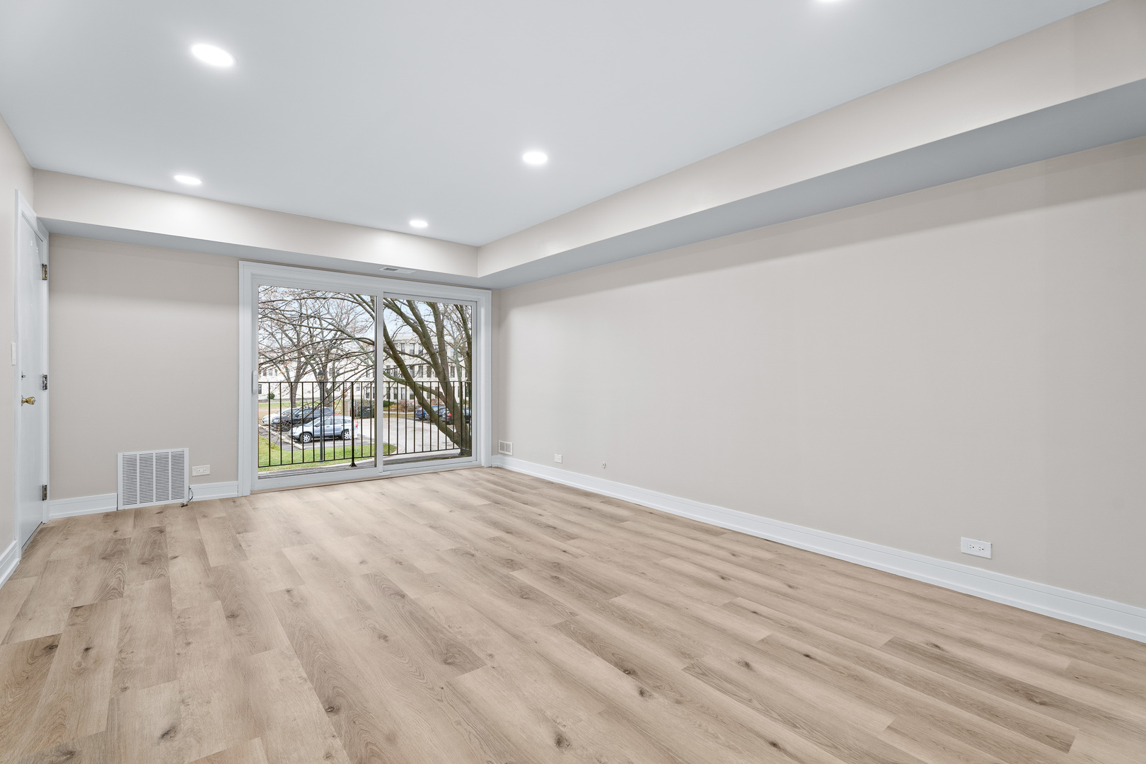 129 W Brandon Court #23, Palatine, IL 60067