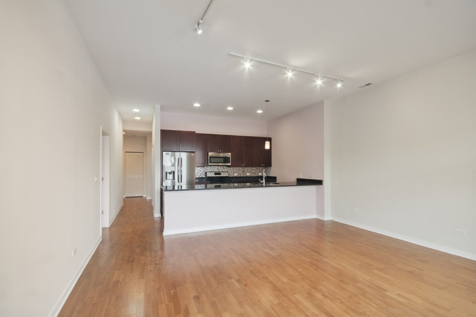 4420 N Clark Street #301, Chicago, IL 60640